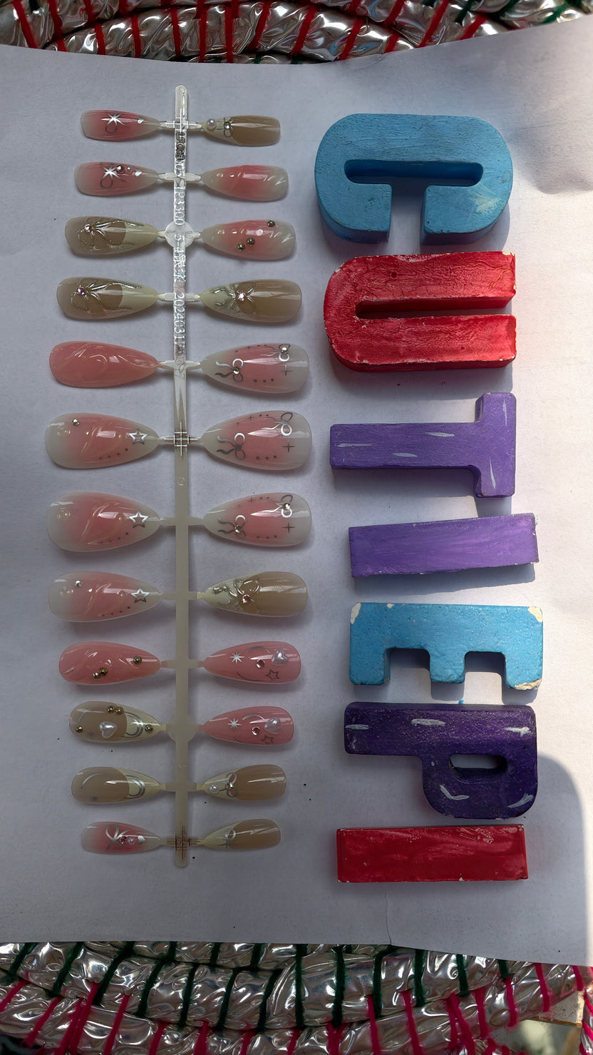 3D Bow Pearl Press-On Nails Set 24 pcs - Free Sticker Sheet