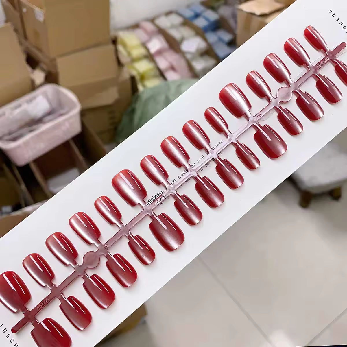 Glossy Deep Red Cat-Eye Coffin Press-On Nails Set 30 Pieces (C008)