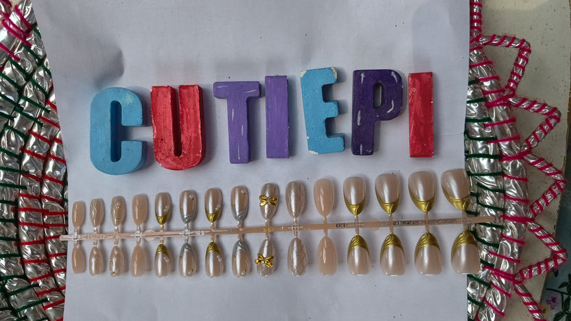 Golden Bow French Tip Press-On Nails Set 30 pcs – Free Sticker Sheet